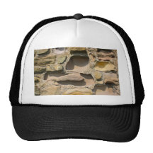 Casquillo antiguo de la pared de piedra gorros  