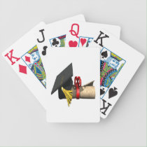 Casquillo y diploma de la graduación cartas de juego