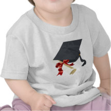 Casquillo y diploma de la graduación camisetas