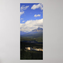Castillo francés Lake Louise y valle del arco Poster