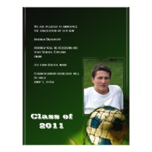 Celebración del fútbol en la graduación verde anuncio personalizado