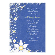 Cena floral azul y blanca del ensayo del boda comunicados