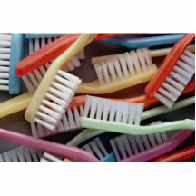 Cepillos de dientes coloridos esculturas fotográficas