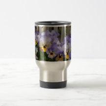 Cerca de los azules del pensamiento taza