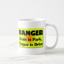 Cerebro en regalos de las camisetas del parque tazas de café