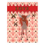 Cervatillo ambarino y poste rosado del amor de las postal
