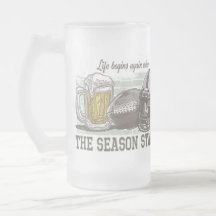 Cerveza y fútbol por los estudios de Mudge Taza