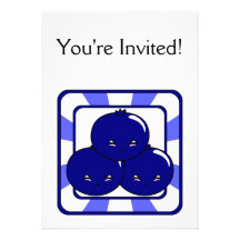 Cesta del arándano de Kawaii (muchacho) Invitación Personalizada