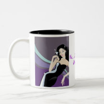 chica de lujo púrpura con el vidrio de martini tazas