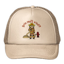 Chica del bombero gorro de camionero