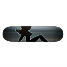 Chica del camionero en el metal patines 