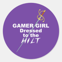Chica del videojugador vestido al puño etiquetas redondas