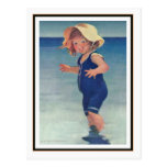 Chica del vintage en la playa de Jessie Willcox Sm Tarjeta Postal