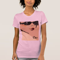 Chica elegante con la camiseta retra de las gafas  camisetas