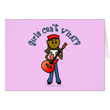 Chica oscuro que toca la guitarra tarjetas