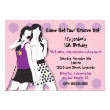 Chicas de la cadera que cantan en rosa y púrpura invitacion personalizada
