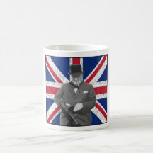 Churchill que presenta con la bandera británica tazas de café