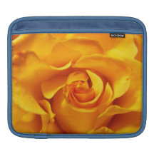 Ciérrese para arriba de un rosa amarillo manga de iPad