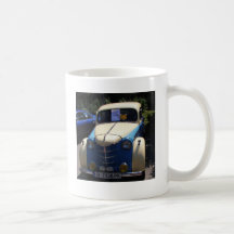 Coche clásico del salón tazas de café