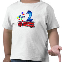 Coche de bomberos del 2do cumpleaños del muchacho camiseta