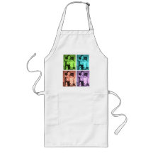 Cocinero con el pollo delantales