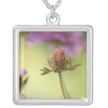 Colgante floral del arte collar