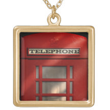 Colgante y cadena rojos británicos de la cabina de