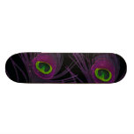 Collage púrpura y verde de la pluma del pavo real patinetas personalizadas