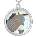 Collar azul y blanco de Moses