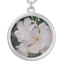 Collar blanco del oleander collares