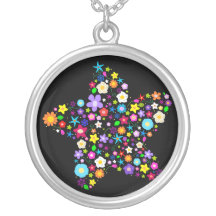 Collar bonito de la flor de la primavera
