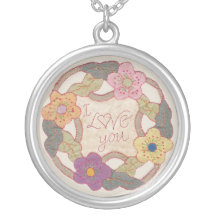 Collar bordado del amor