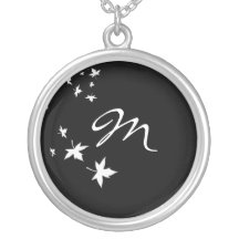 Collar de cadena de plata negro y blanco de la hoj