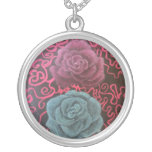 Collar de dos rosas