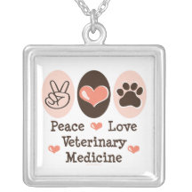 Collar de la veterinaría del amor de la paz