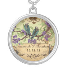 Collar de las floraciones de la púrpura de los páj