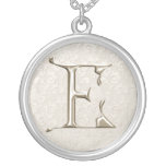 Collar de plata del monograma - letra E