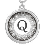 Collar del colgante de la letra Q del monograma