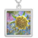 Collar del jardín de flores