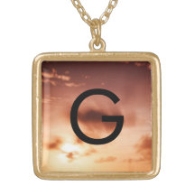 Collar del monograma de G