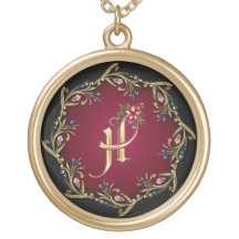 Collar del monograma de H