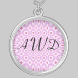 Collar del monograma de la MOD collares