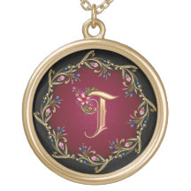 Collar del monograma de T