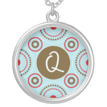 Collar del monograma - letra Q