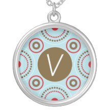 Collar del monograma - letra V