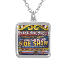 Collar del papel secundario del circo