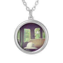 Collar del safari - sujeto a derechos de aduana