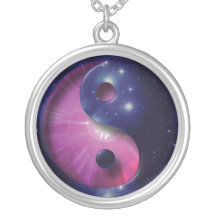 Collar del símbolo del universo de Yin y de Yang