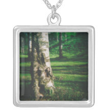 Collar fantasmagórico del árbol
