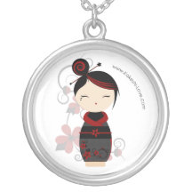 Collar gótico de Kokeshi